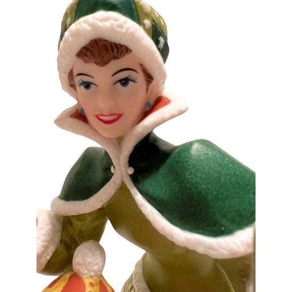 Avon Brand PC President’s Club 2003 Mrs. Albee Award Figurine - Picture 10 of 12